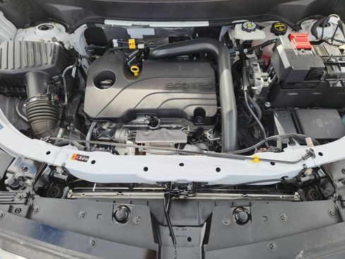 Used 2025 Chevrolet Equinox ACTIV w/ Safety and Technology Package FWD image 29