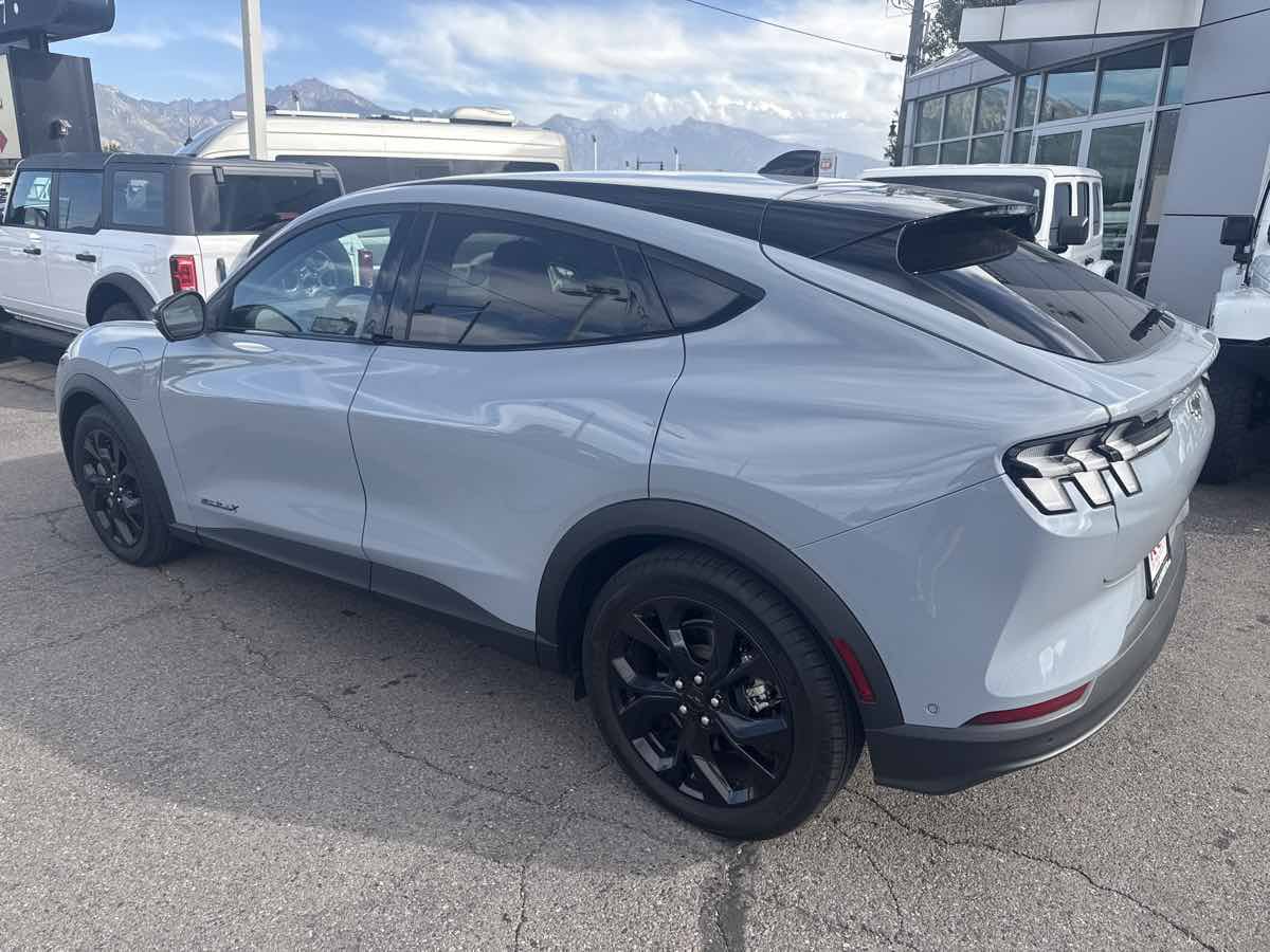 Used 2024 Ford Mustang Mach-E Select w/ Comfort Package Lite AWD/4WD image 7