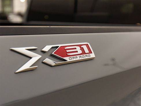 Used 2024 GMC Sierra 1500 Elevation w/ Elevation Premium Package image 10