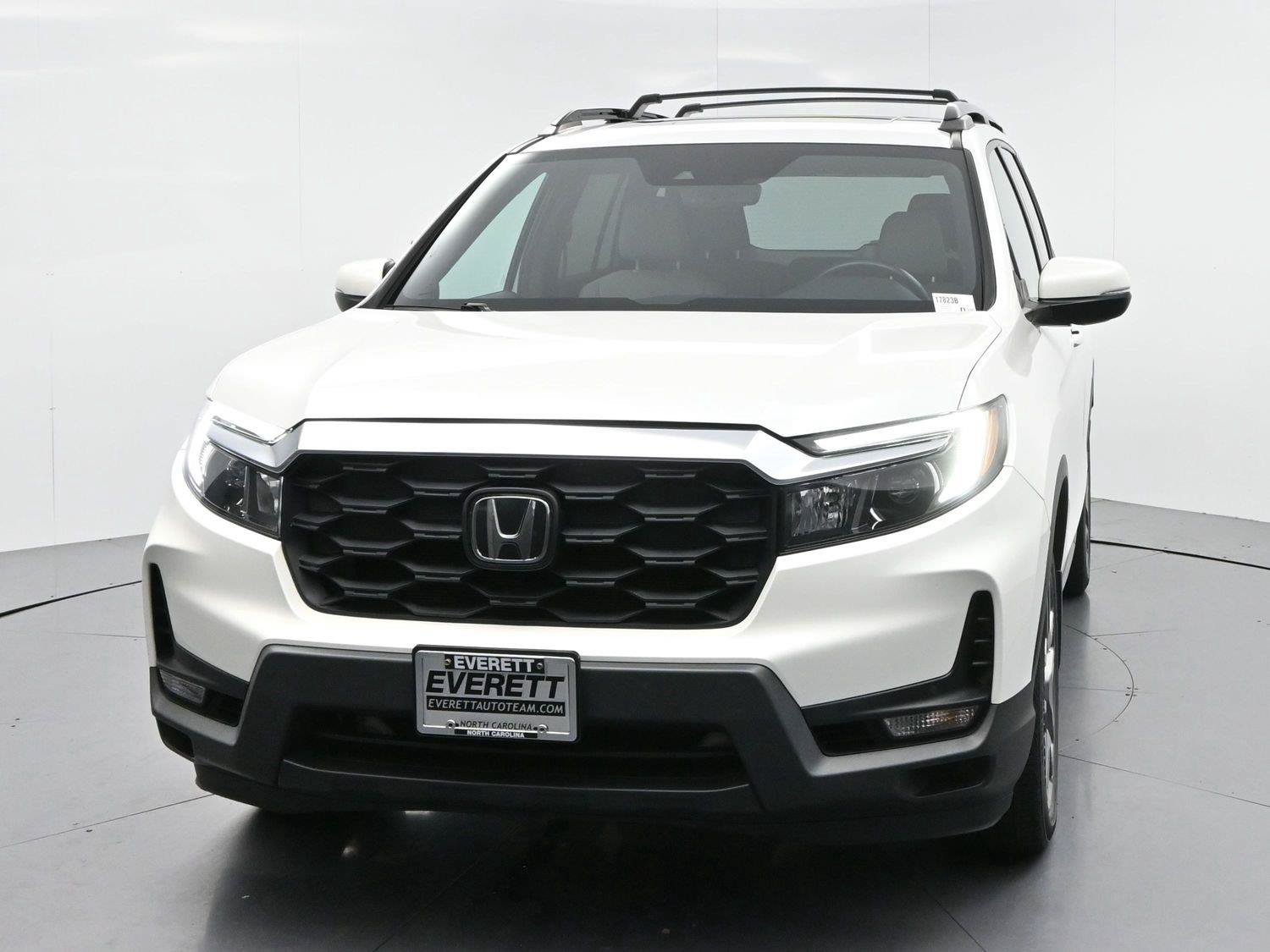 Used 2023 Honda Passport EX-L image 3