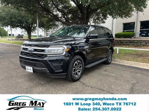 Used 2023 Ford Expedition XLT RWD image 3