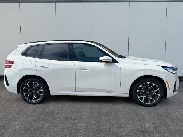 Certified 2025 BMW X3 xDrive30i w/ Premium Package AWD/4WD image 6