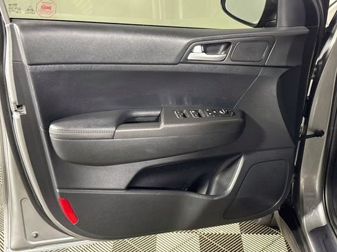 Used 2021 Kia Sportage LX AWD/4WD image 10