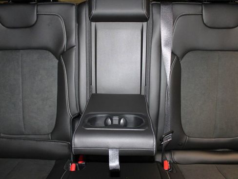 New 2025 Jeep Grand Cherokee Altitude image 28