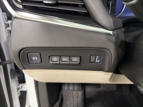 Used 2023 Buick Enclave Premium w/ Experience Buick Package image 11