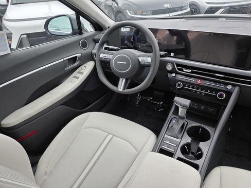 New 2025 Hyundai Sonata SE image 16