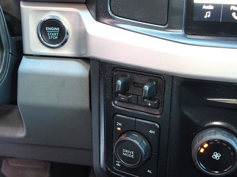 Used 2025 Ford F250 XLT w/ Black Appearance Package AWD/4WD image 32