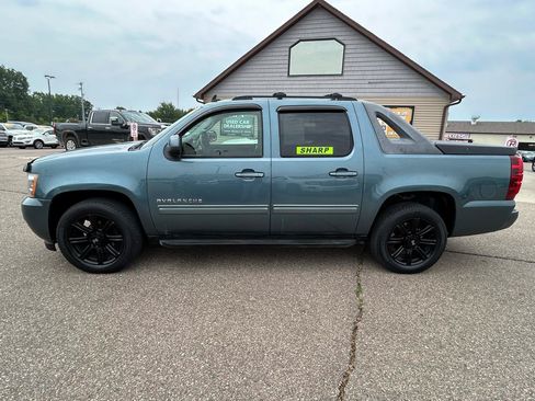 Used 2010 Chevrolet Avalanche LS w/ Interior Plus Package AWD/4WD image 12