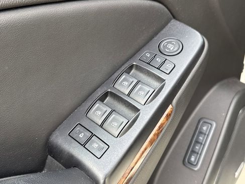 Used 2015 Chevrolet Tahoe LTZ image 24