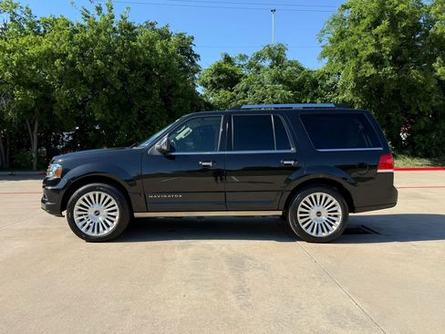 Used 2015 Lincoln Navigator 2WD w/ Equipment Group 101A Reserve image 3