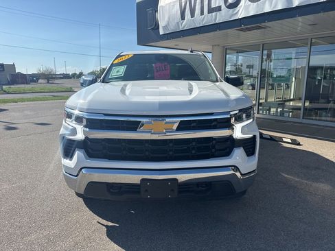 Used 2023 Chevrolet Silverado 1500 LT AWD/4WD image 2
