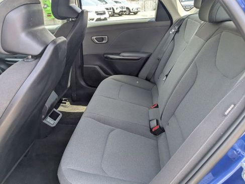 Used 2025 Kia K4 LXS image 23
