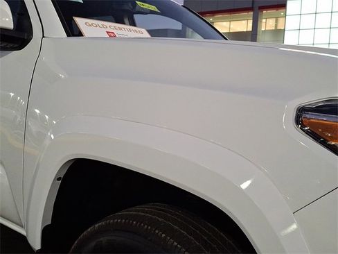 Certified 2022 Toyota Tacoma SR5 image 11