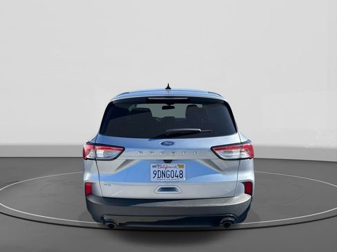 Certified 2022 Ford Escape SE w/ SE Sport Appearance Package image 5