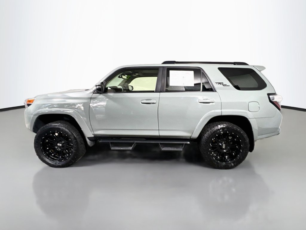 Used 2022 Toyota 4Runner TRD Off-Road Premium AWD/4WD image 6