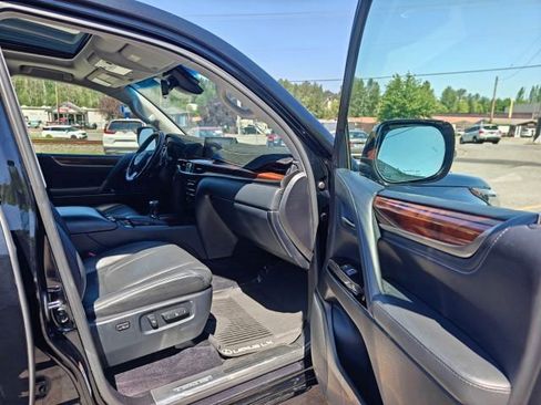 Used 2018 Lexus LX 570 4WD image 29