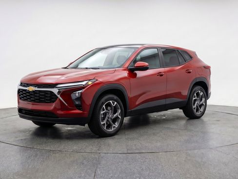 Used 2025 Chevrolet Trax LT FWD image 3