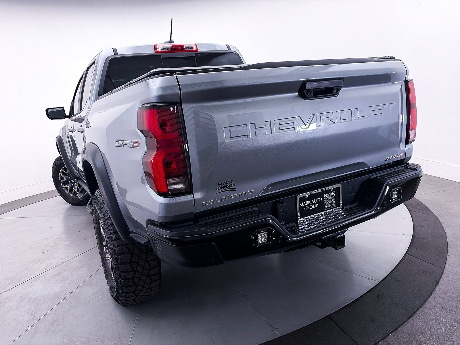 Used 2024 Chevrolet Colorado ZR2 w/ Technology Package AWD/4WD image 5