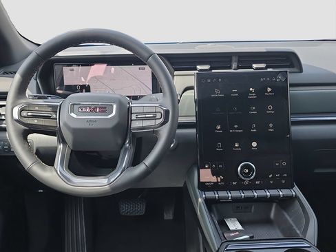 New 2026 GMC Terrain AT4 w/ LPO, Black Badging Package AWD/4WD image 13