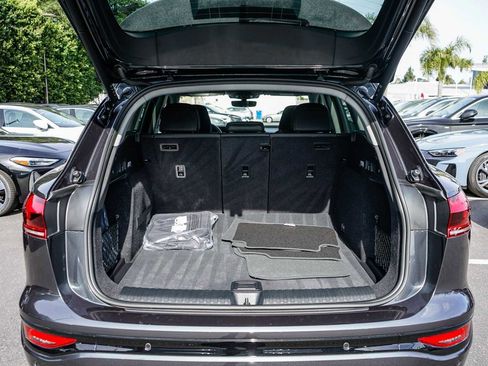 Used 2025 Audi Q6 e-tron Premium Plus image 27