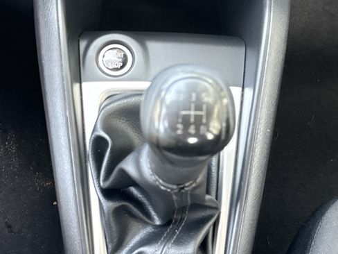 Used 2021 Nissan Versa S FWD image 20