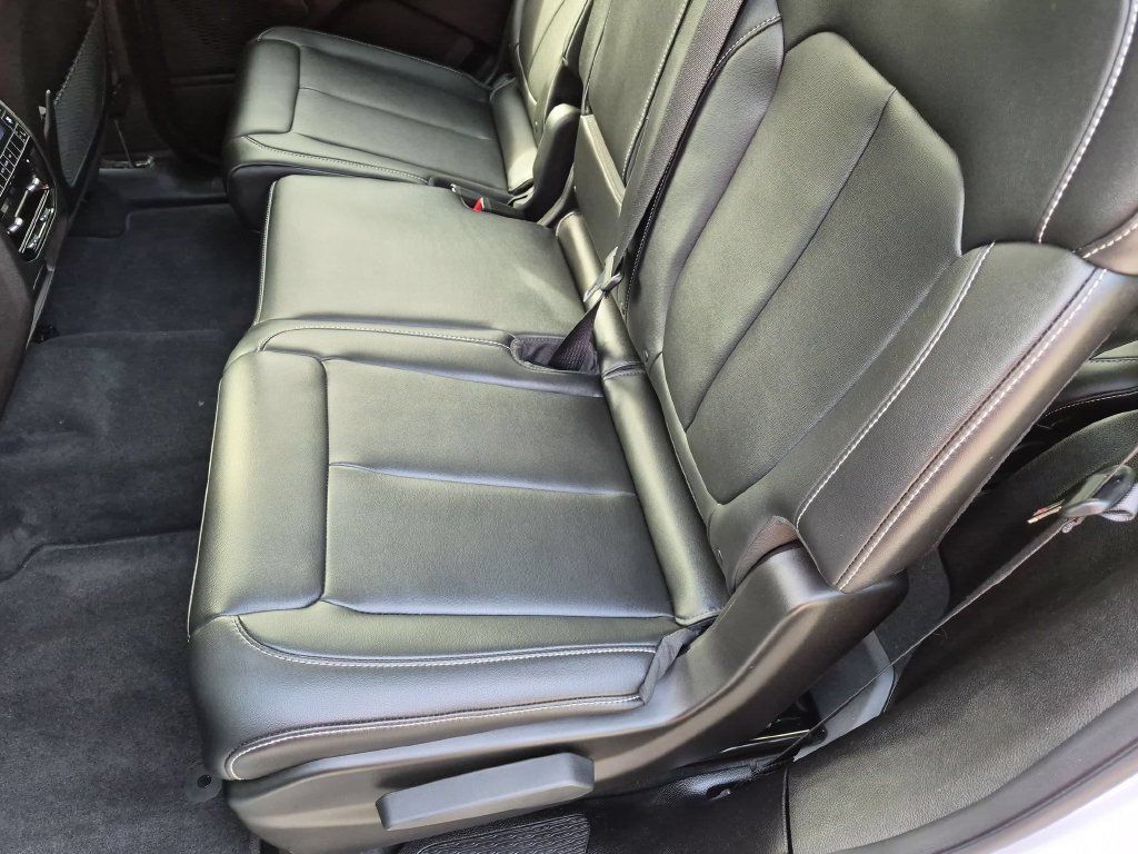 Used 2025 Jeep Grand Cherokee L Limited w/ MOPAR Finishing Package AWD/4WD image 24