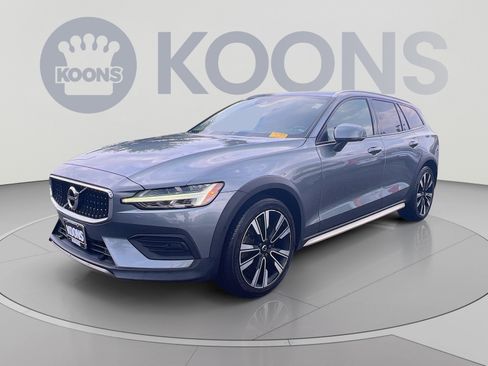 Used 2020 Volvo V60 T5 Cross Country w/ Protection Package Premier AWD/4WD image 1