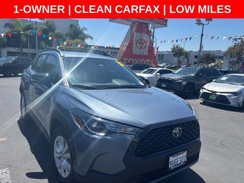 Used 2025 Toyota Corolla Cross LE FWD image 2