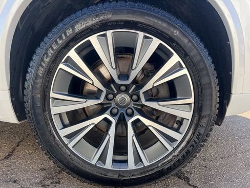 Used 2020 Volvo XC90 T5 Momentum w/ Protection Package Premier image 10