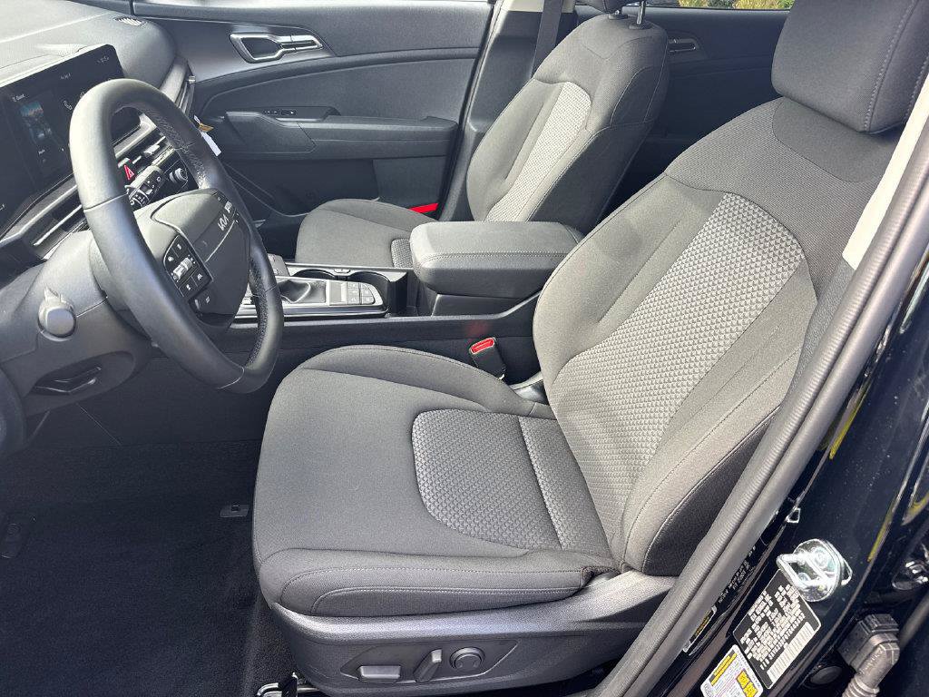 Used 2026 Kia Sportage LX w/ LX Convenience Package FWD image 9