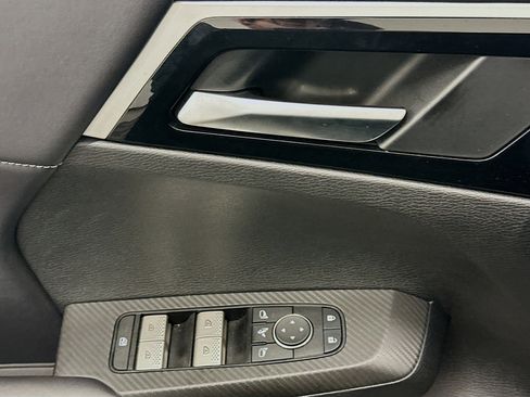 Used 2025 Mitsubishi Outlander SE image 15