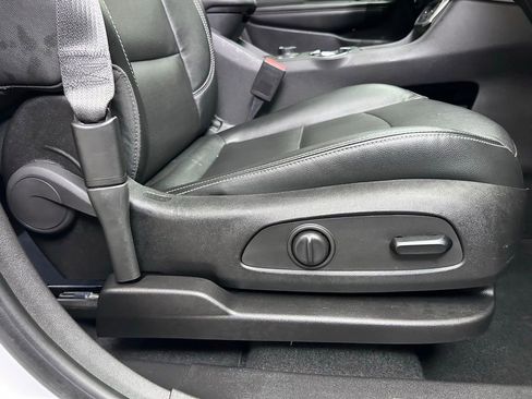 Used 2023 GMC Terrain SLT image 37