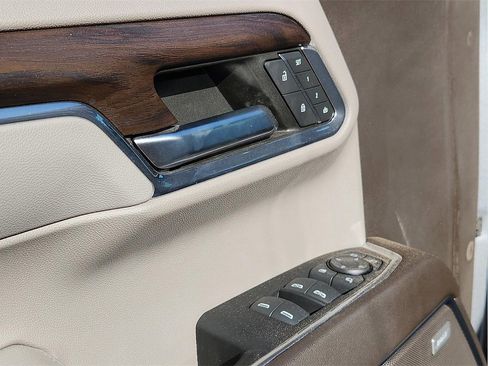 Used 2023 GMC Sierra 1500 SLT image 15