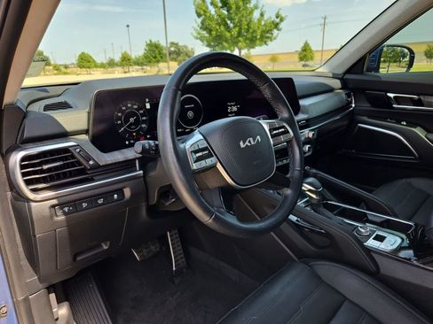 Used 2025 Kia Telluride SX Prestige AWD/4WD image 2