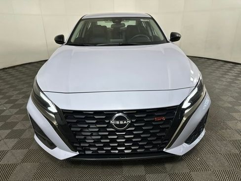 Certified 2025 Nissan Altima 2.5 SR image 8