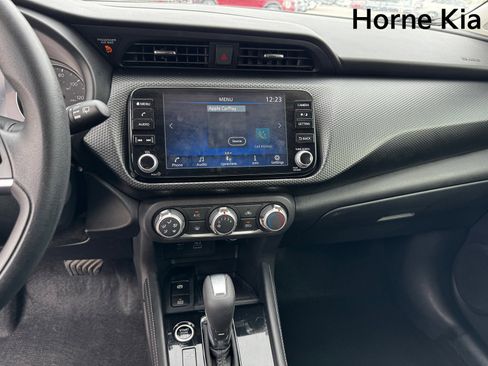 Used 2023 Nissan Kicks SV image 19