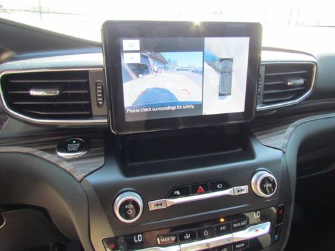 Used 2020 Ford Explorer Limited image 22