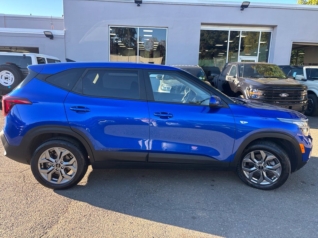 Used 2024 Kia Seltos LX AWD/4WD image 7