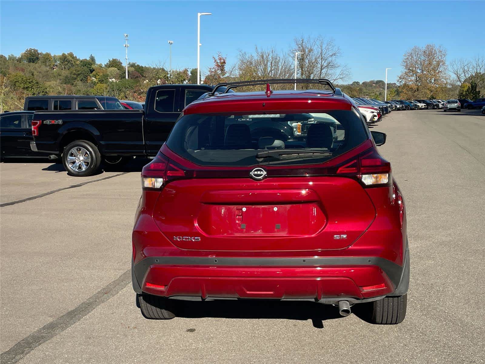Used 2024 Nissan Kicks SR w/ SR Premium Package FWD image 4