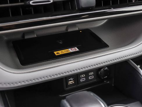 Used 2023 Toyota Highlander XLE image 26