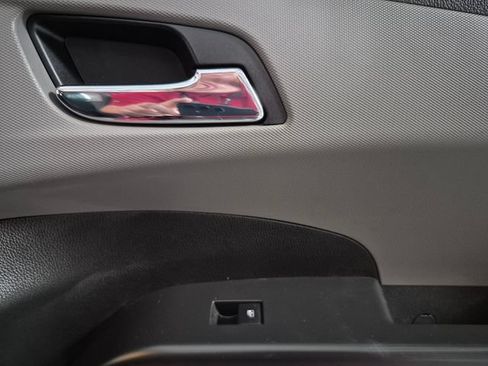 Used 2018 Chevrolet Sonic LT w/ Convenience Package FWD image 33