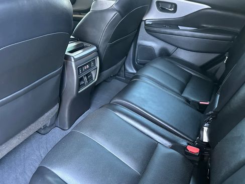 Used 2019 Nissan Murano SL w/ Cargo Package AWD/4WD image 4