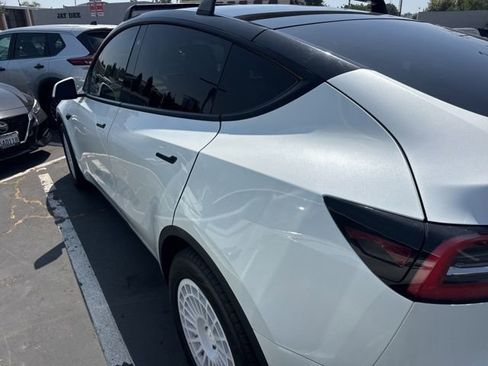 Used 2020 Tesla Model Y Performance AWD/4WD image 3