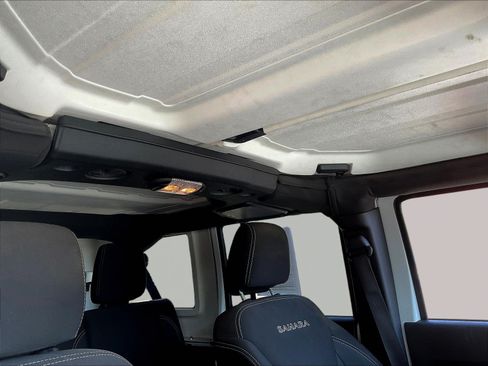 Used 2018 Jeep Wrangler Unlimited Sahara AWD/4WD image 24