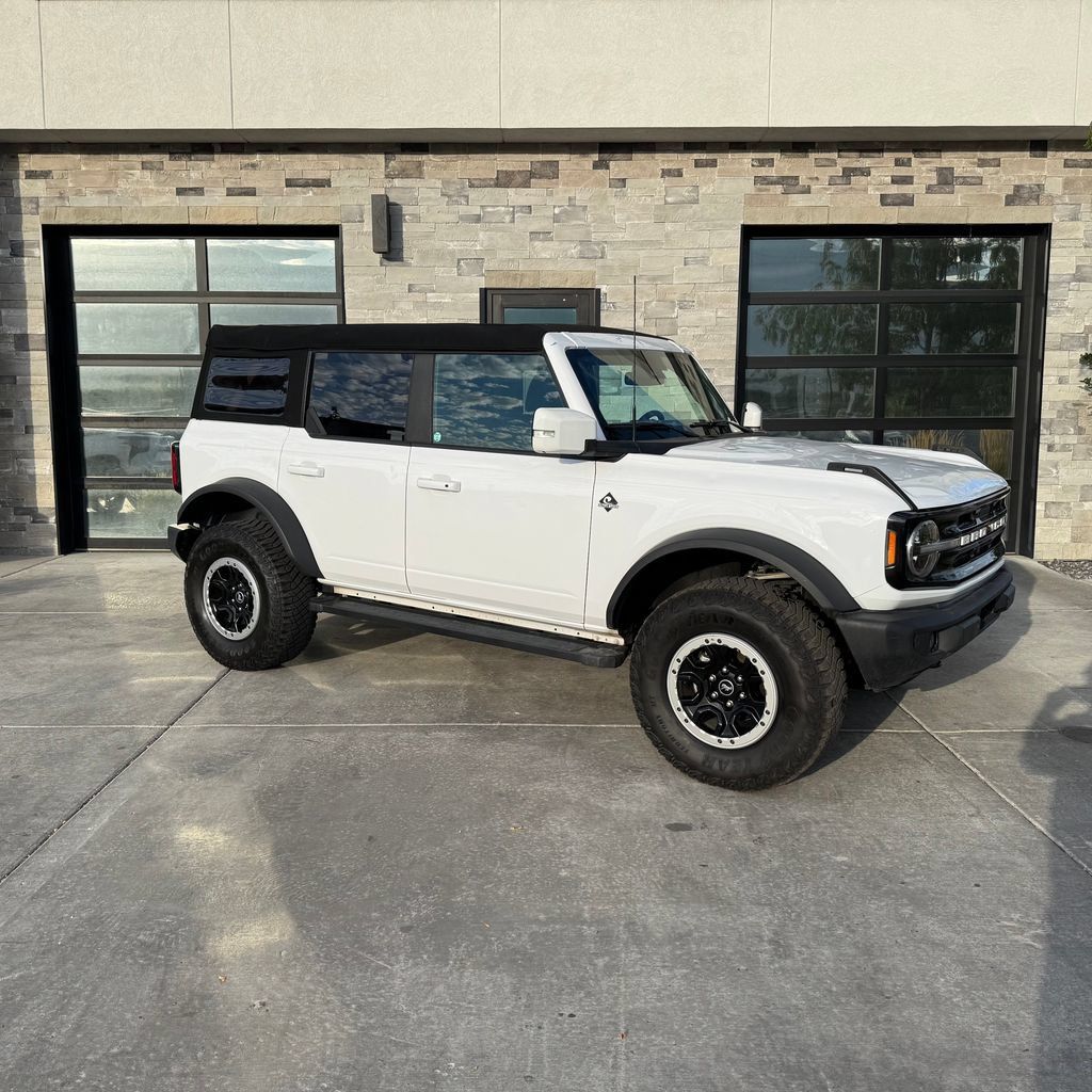 Used 2023 Ford Bronco Outer Banks w/ Sasquatch Package AWD/4WD image 1