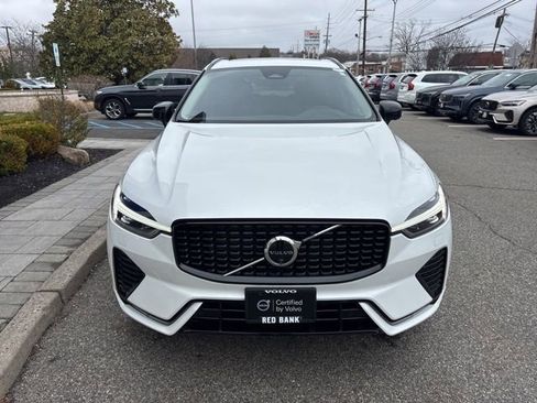 Used 2025 Volvo XC60 B5 Plus image 8