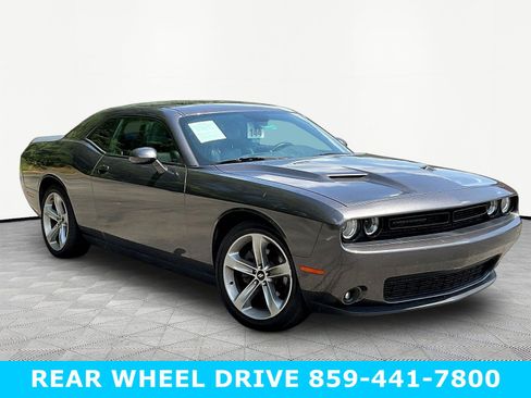 Used 2018 Dodge Challenger SXT Plus RWD image 3
