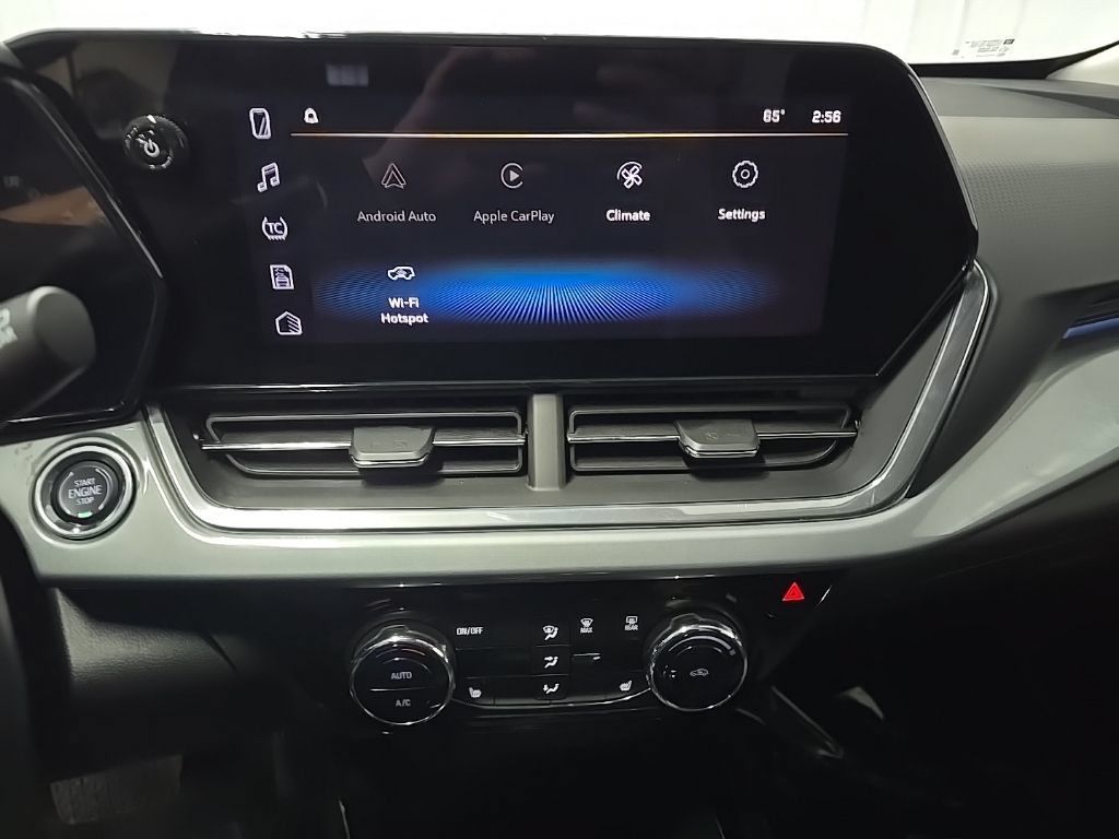 Used 2024 Chevrolet Trax LT w/ LT Convenience Package FWD image 24