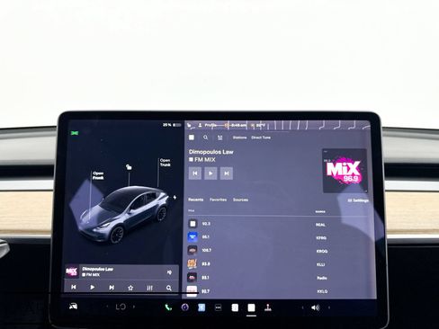 Used 2022 Tesla Model Y Long Range AWD/4WD image 21