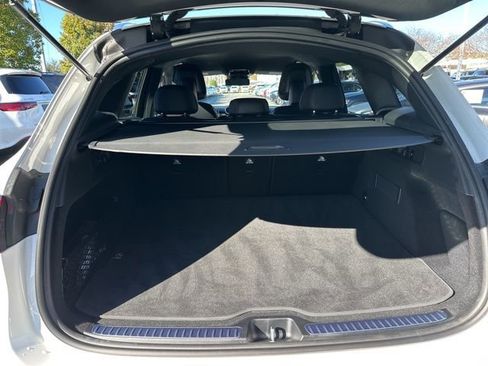 Used 2025 Mercedes-Benz GLC 300 4MATIC image 23
